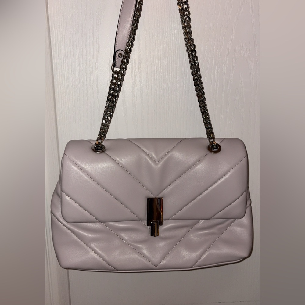 Elegant Quilted Shoulder Bag - Light Pink